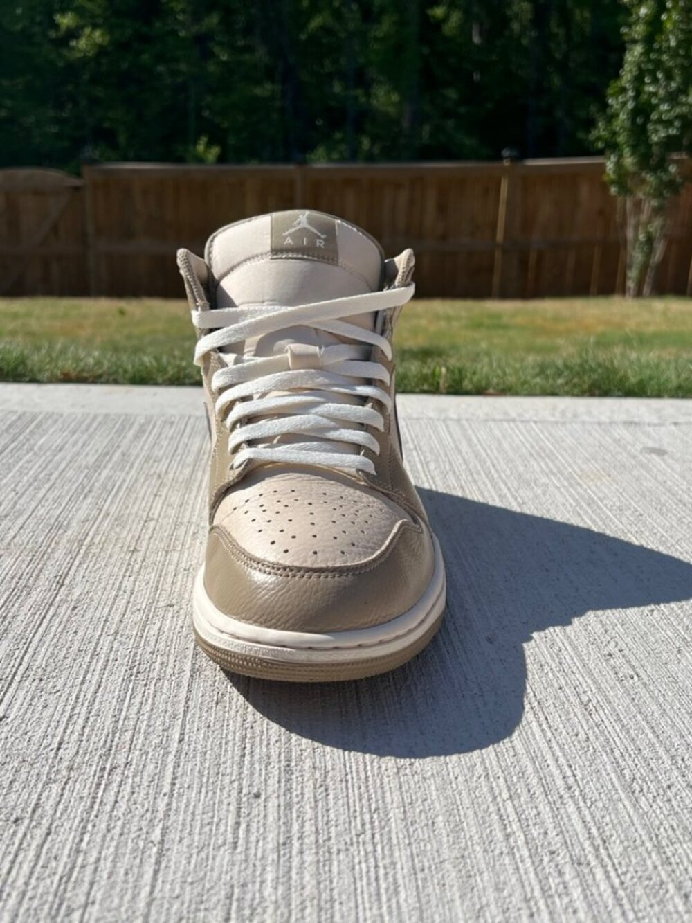 Jordan 1 mid Legend light brown %100 authentic - Picture 11 of 16